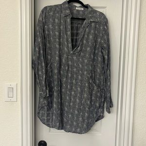 Oversized Free People (CP Shades) half button down top, fits like a large/XL